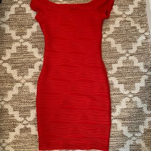 Bodycon red dress